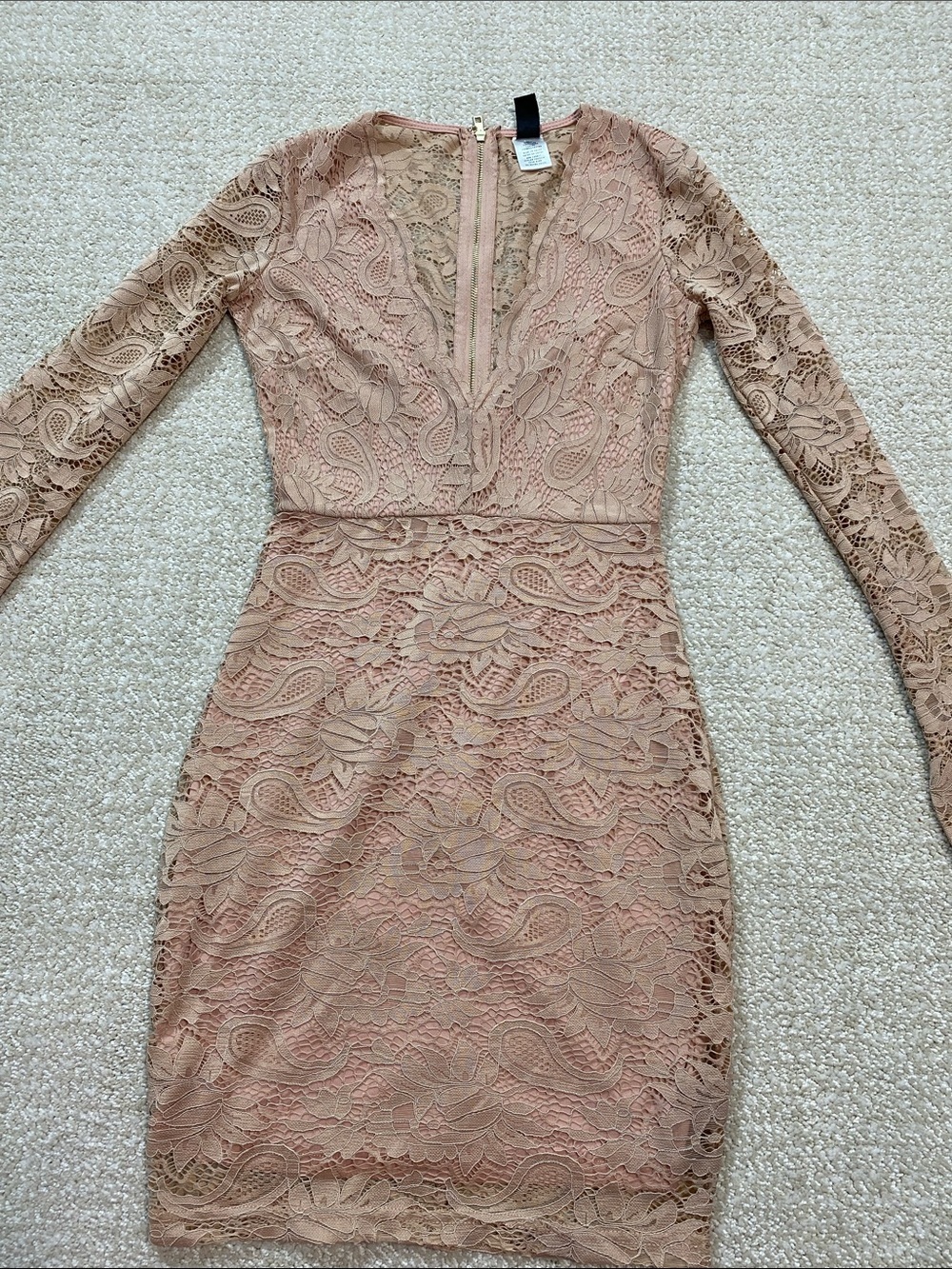 Windsor Long Sleeve Lace Bodycon Dress in Blush Size XS 90% Nylon - Picture 14 of 16